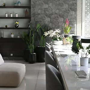 Ayan Otel